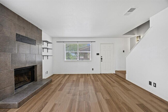 Building Photo - 8100 Dunn St