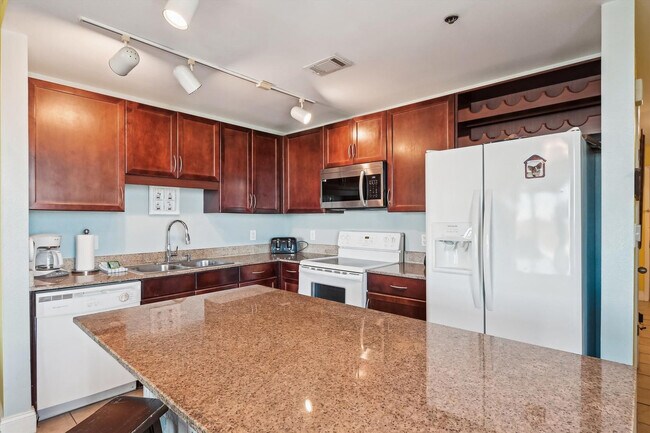 Building Photo - 9800 S Thomas Dr
