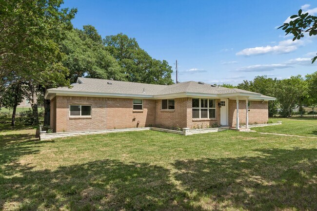 Building Photo - Stylish, Comfortable Colleyville Home with an Open, Airy Layout - Corporate Lease Friendly