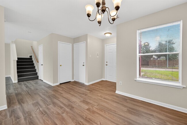 Building Photo - 7351 Parkland Manor Dr