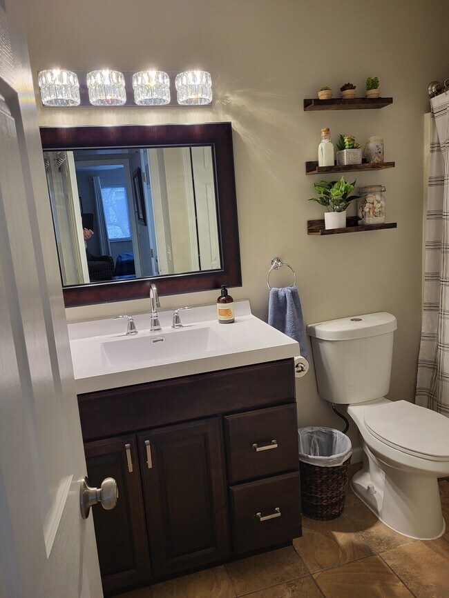 Building Photo - 950 E Rue de la Banque St