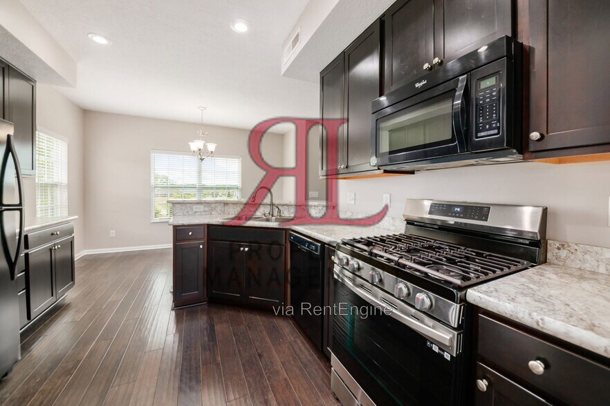 Building Photo - 5940 Whitewood Way