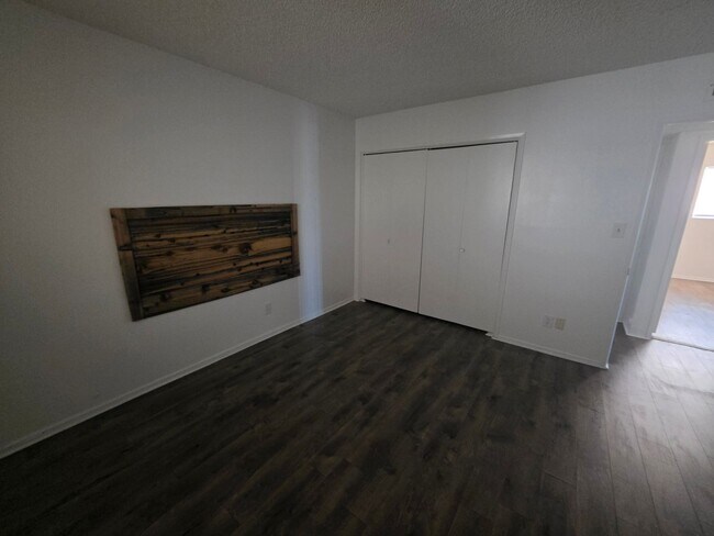 Building Photo - Newly Remodeled 3 Bedroom House in Bullhead