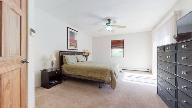 Building Photo - 218 Cynthia Loop NW