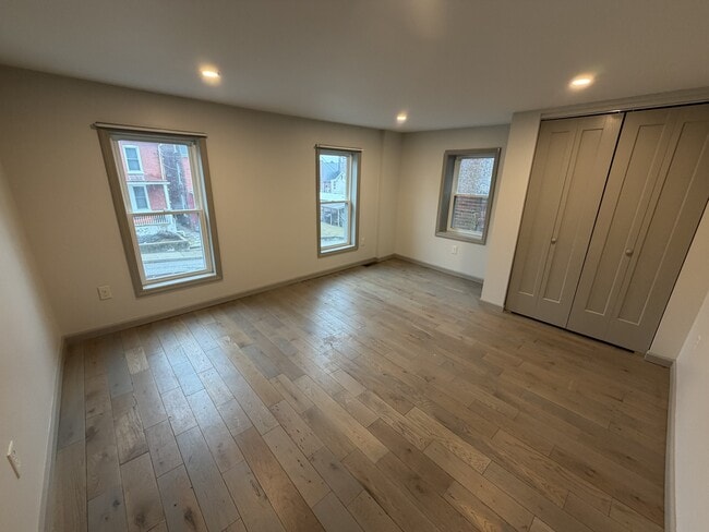 Building Photo - 34 N Lee St