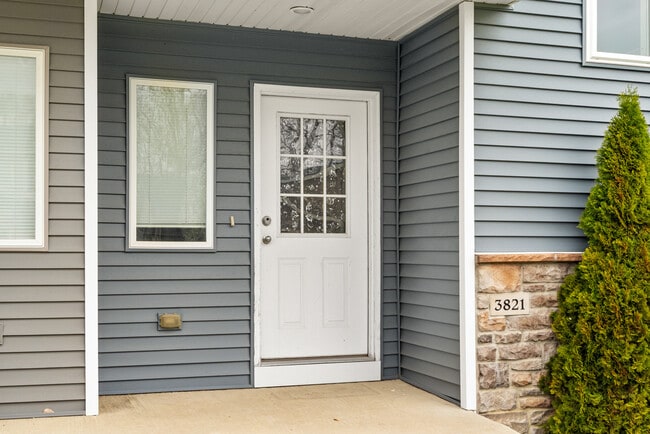 Building Photo - 3821 Marigold Dr