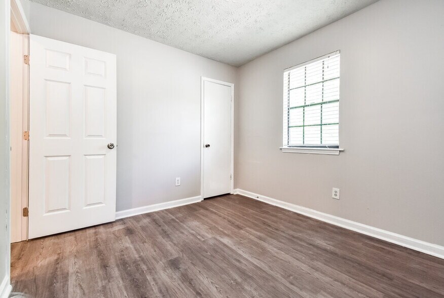 Building Photo - 4114 Red Laurel Way SW