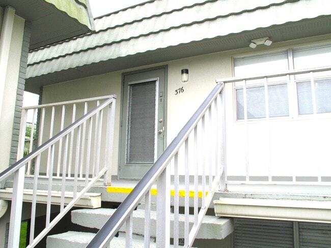 Building Photo - 376 Flanders Dr
