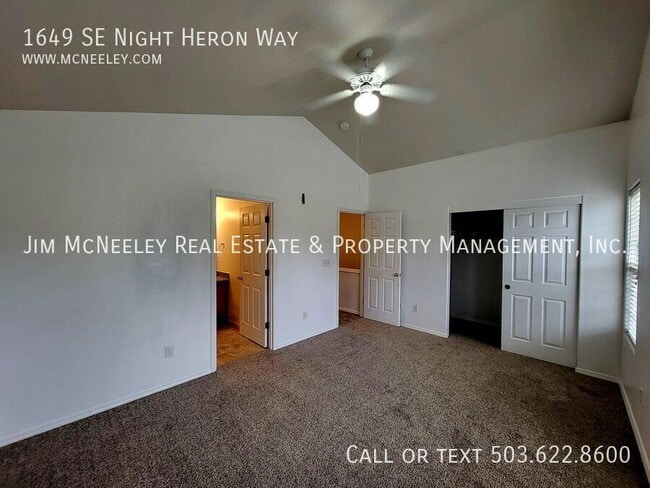 Building Photo - 1649 SE Night Heron Way