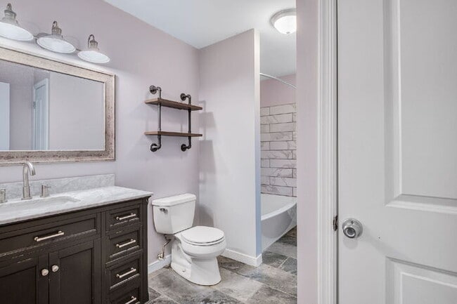 Building Photo - Charming Glen Allen Gem: 3-Bedroom Retreat...