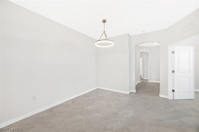 Building Photo - 2672 Vine Ave