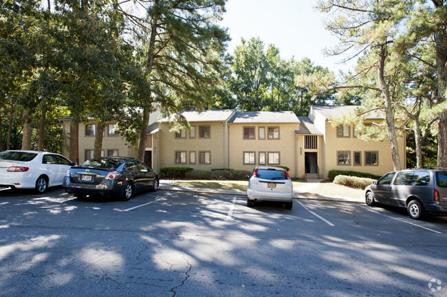 Building Photo - Dunwoody Villas