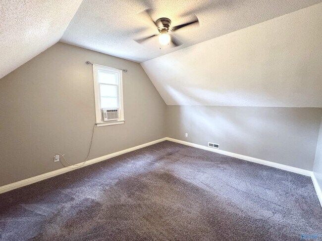 Building Photo - 192 Rosecliff Dr