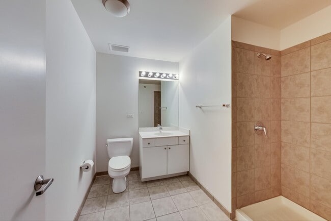 Building Photo - 235 W Van Buren St