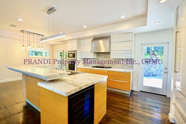 Building Photo - Stunning Seminary Gem, Modern Finishes & P...