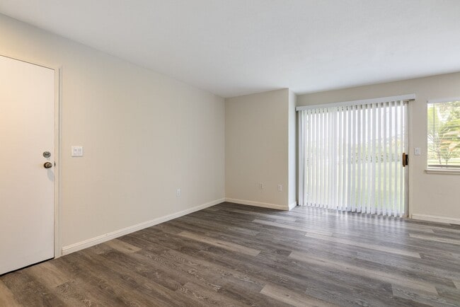 Building Photo - ~Pet Friendly - 2 bed /1 bath w/ 2 parking - Mililani Mauka~