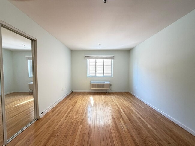 Building Photo - 10 Palisade Ave