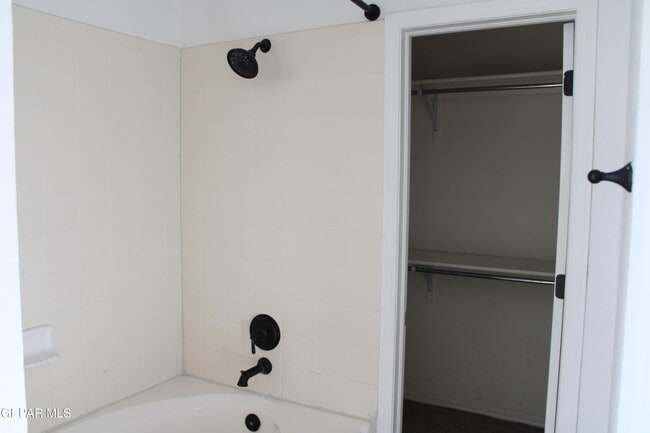 Building Photo - 12516 Twin Leaf Dr