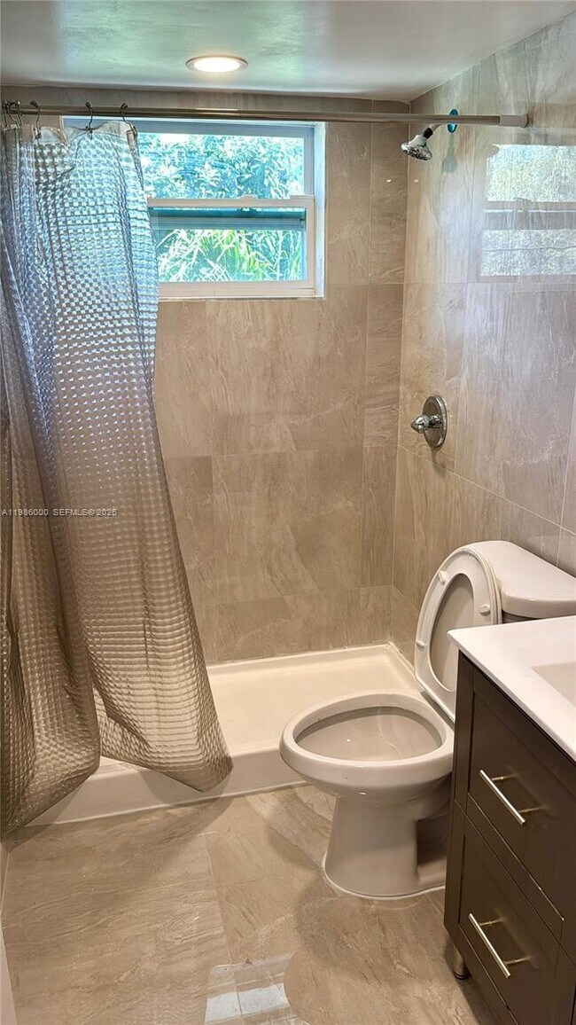 Building Photo - 6201 SW 37 Ct