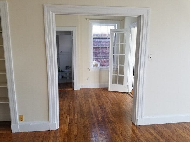 Building Photo - 41 Linnaean St