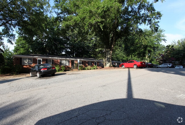 Lupton Circle - Lupton Flats