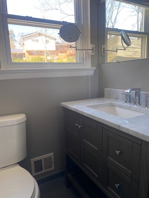 En-suite bathroom in Master - 7320 Sara St