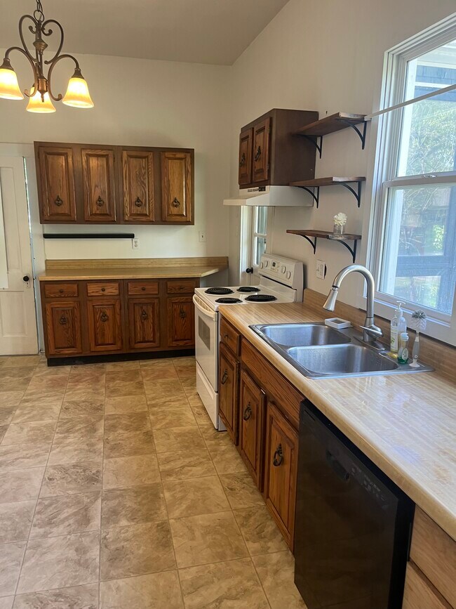 Building Photo - 1711 Fairfax St