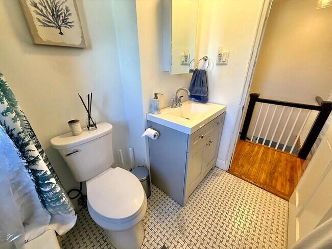 Building Photo - 31 York Ave