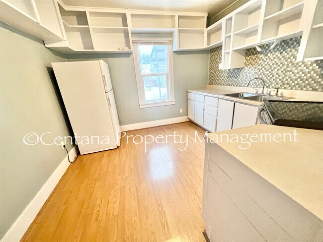 Building Photo - 2300 Ottawa St