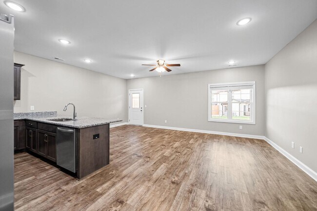 Building Photo - 1172 Meadowhill Ln