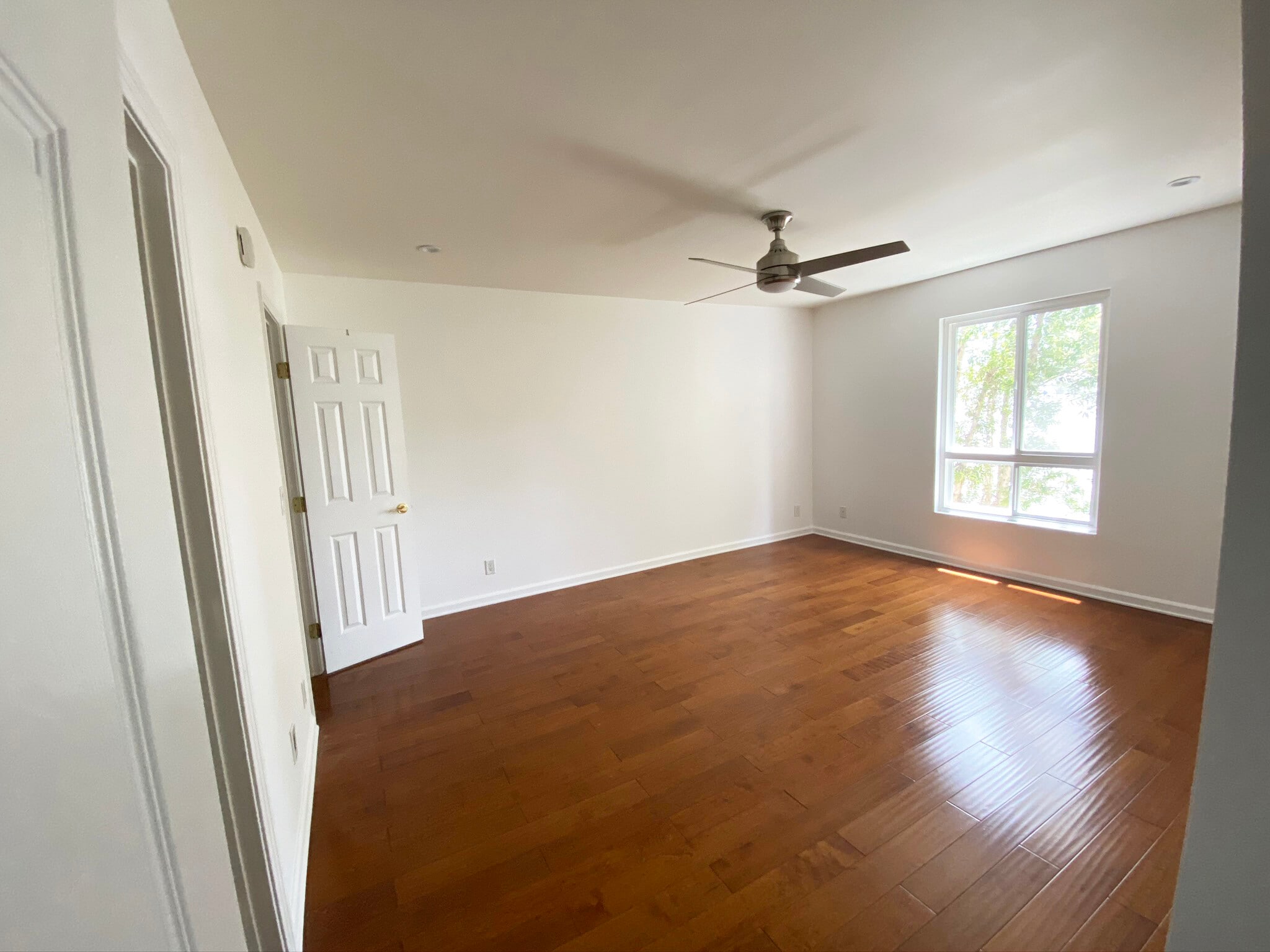 Building Photo - 1262 S Barrington Ave