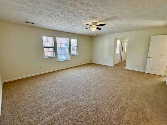 Building Photo - 2735 Meadow Trace Dr