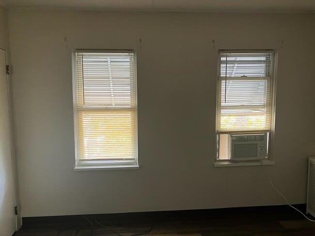 Building Photo - 21 Hertz Ct