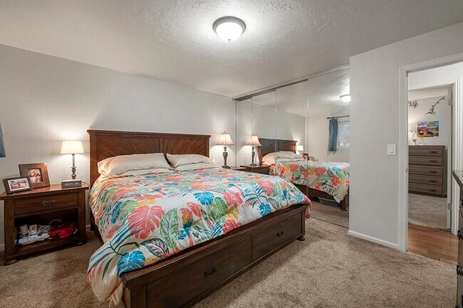 Building Photo - Beautiful 4 Bedroom Home in Sandy!