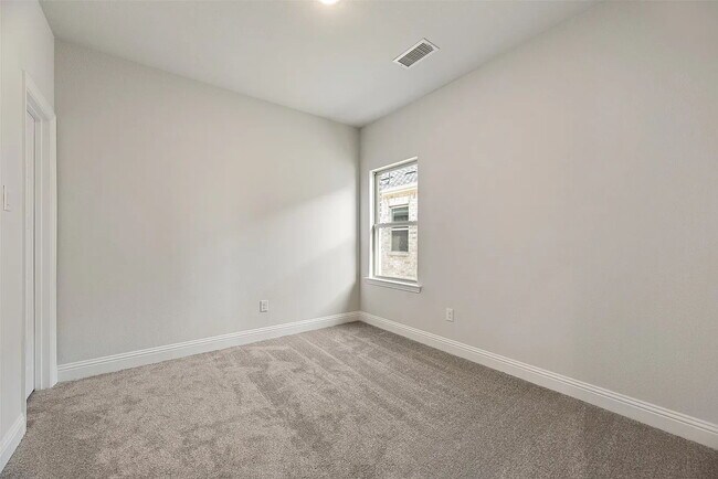 Building Photo - 3113 Buckeye St