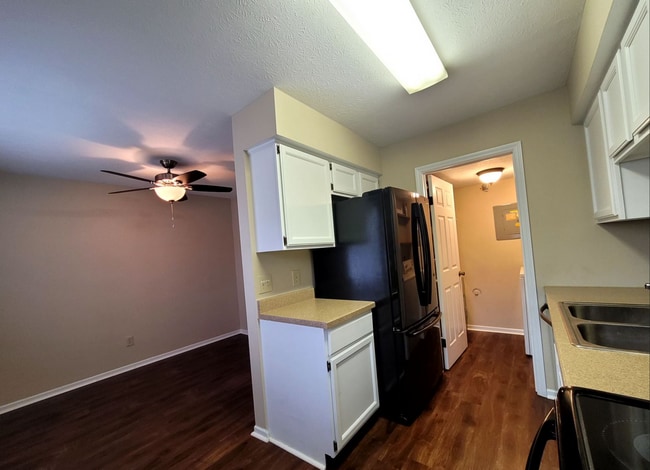Building Photo - 2 bed 2.5 bath Townhouse condo in Butler Township