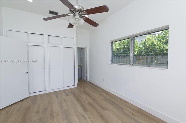 Building Photo - 1411 SW 82nd Ct