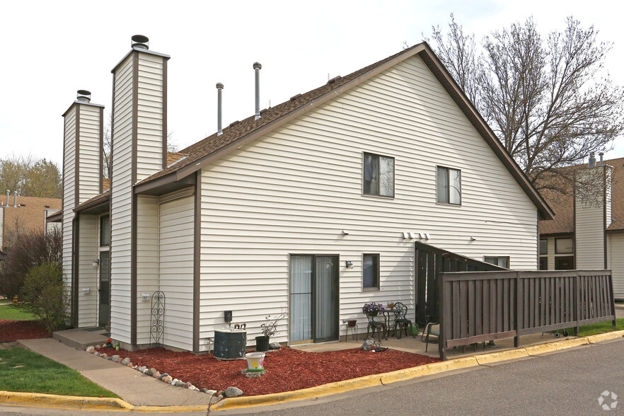 Building Photo - Lofts of Sandcreek