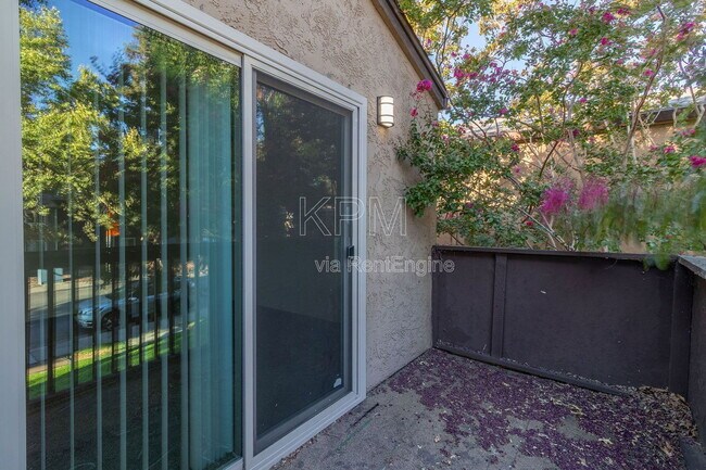 Building Photo - 4332 Pacific Ave