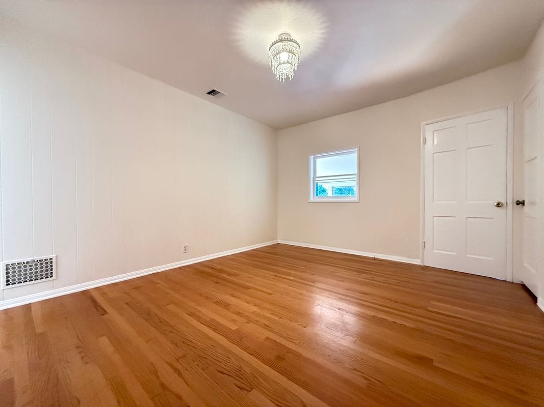 Building Photo - 1369 Norton Ave