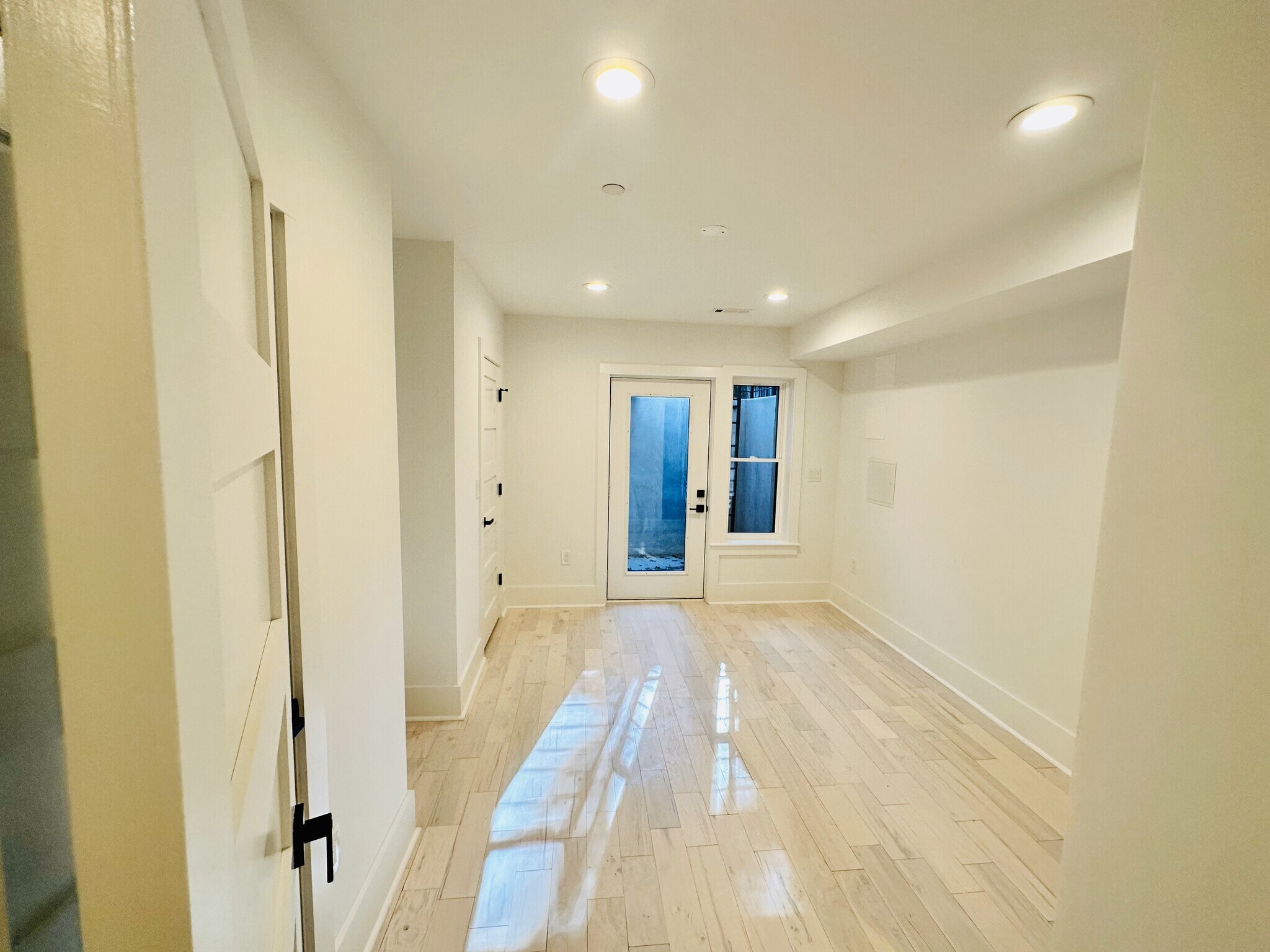 Building Photo - 1314 1/2 5th St NW