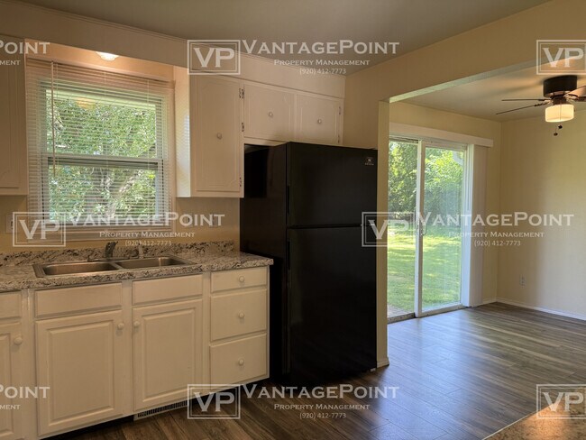 Building Photo - 635 Alpine Dr