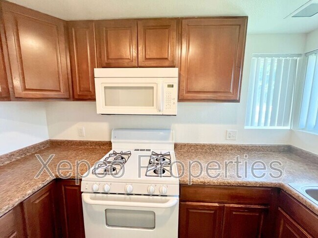 Building Photo - 41680 Maroon Town Rd