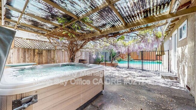 Building Photo - 1321 Berrydale Dr