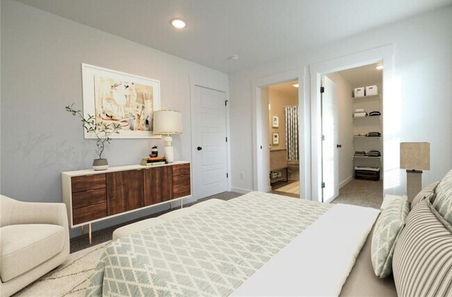 Building Photo - 811 Arctic Ave