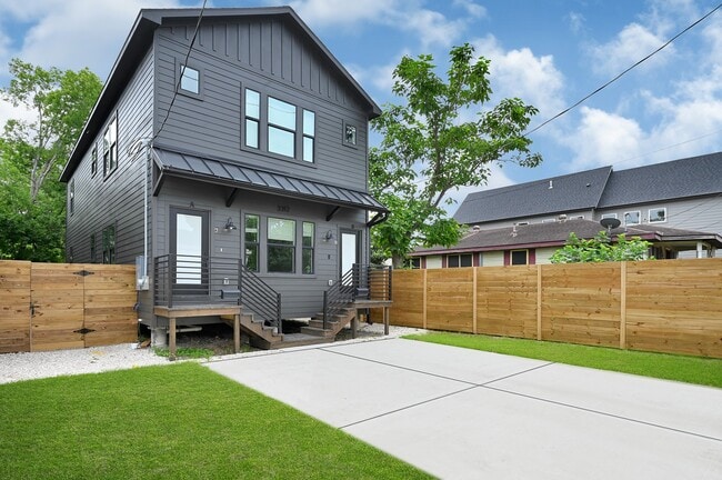 Building Photo - 3312 Bacchus St