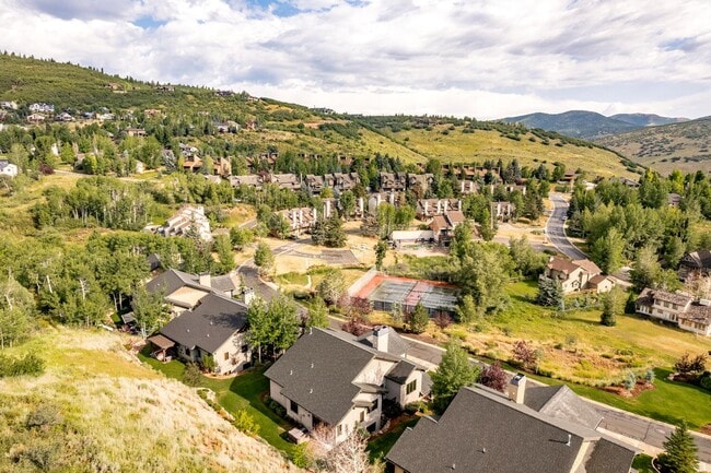 Building Photo - Magnificent Mountain Living in Jeremy Ranch