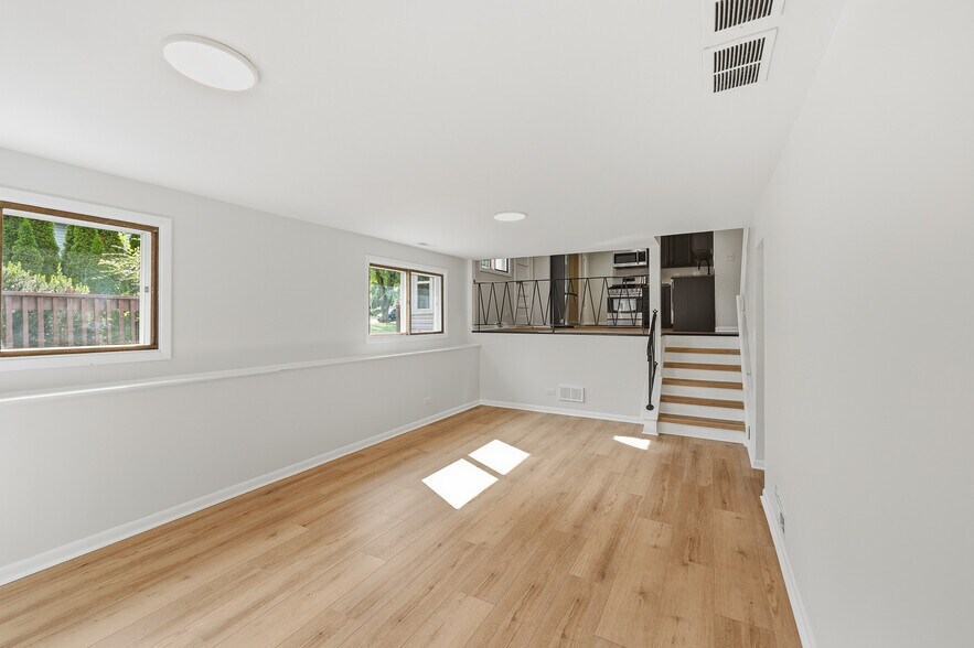 Building Photo - 849 Pear Tree Ln