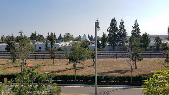 Building Photo - 908 N Acacia Ct