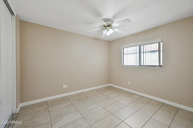 Building Photo - 10550 W Via Del Sol